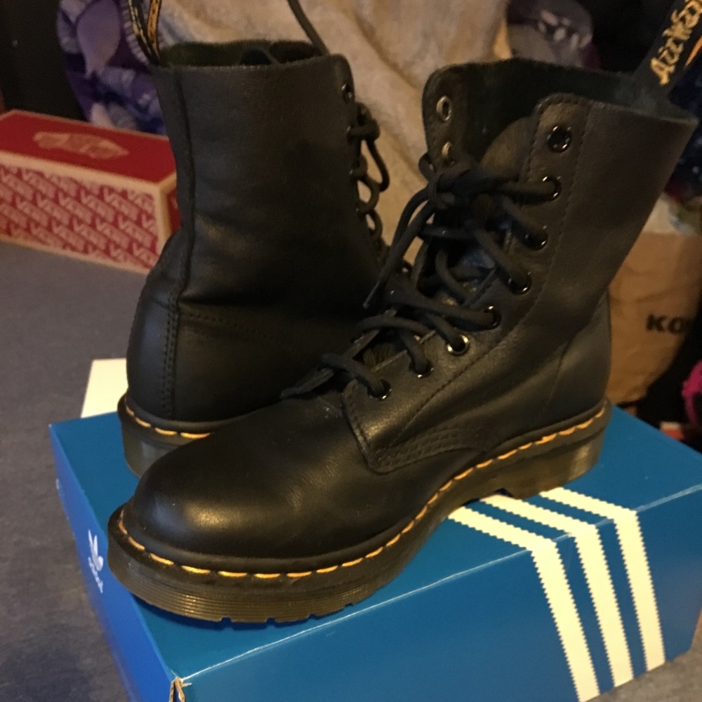 Dr.marten black pascals EUC